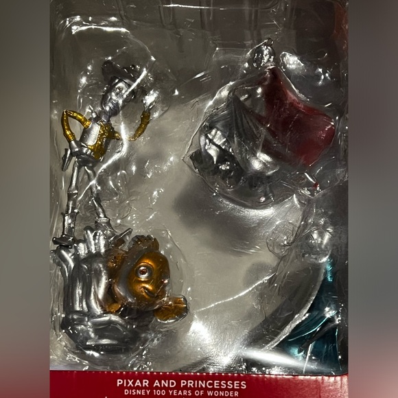 Hallmark keepsake Disney Pixar and Princesses - Picture 2 of 4